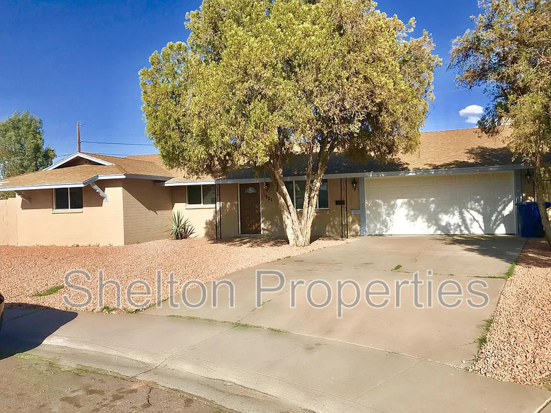 Tempe House: 1421 S Roberts Rd