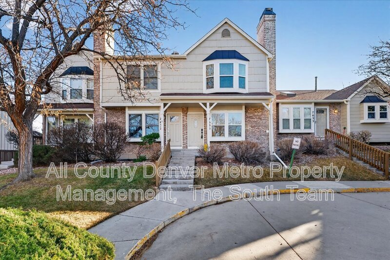 Centennial Condo: 7635 S Steele Street