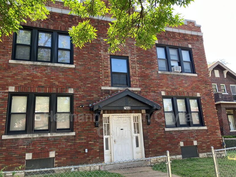 St. Louis House: 3660 Bates Street