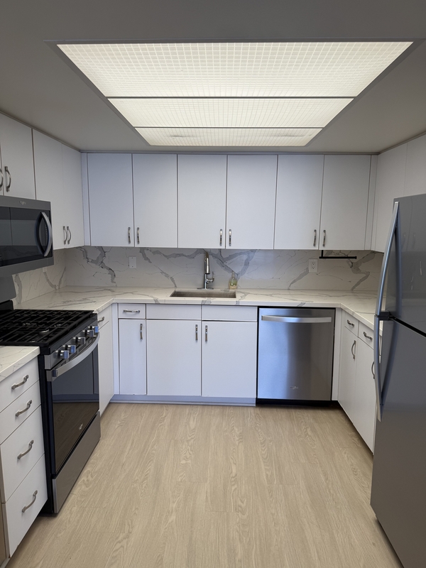 La Jolla Condo: 7629 Girard Ave