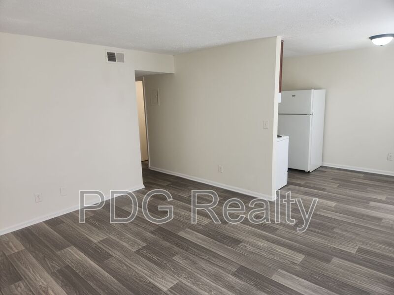 Louisville Condo: 2001 Terril Lane