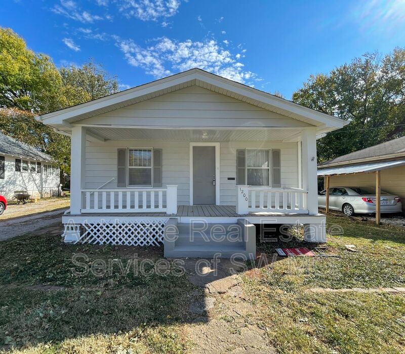Springfield House: 1200 S Jefferson