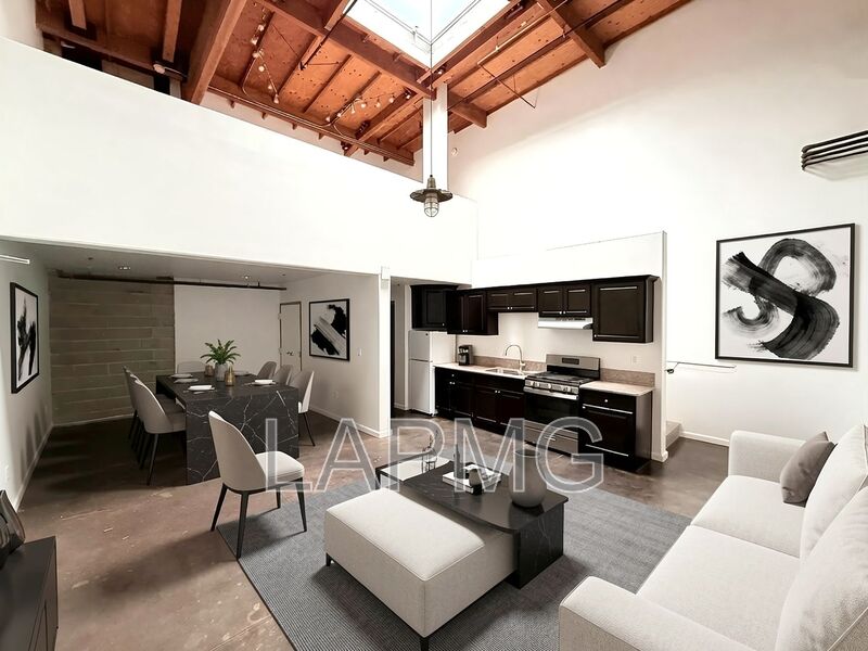 Los Angeles House: 1734 N. Main St.,/ 633 Gibbons Street - 633-120