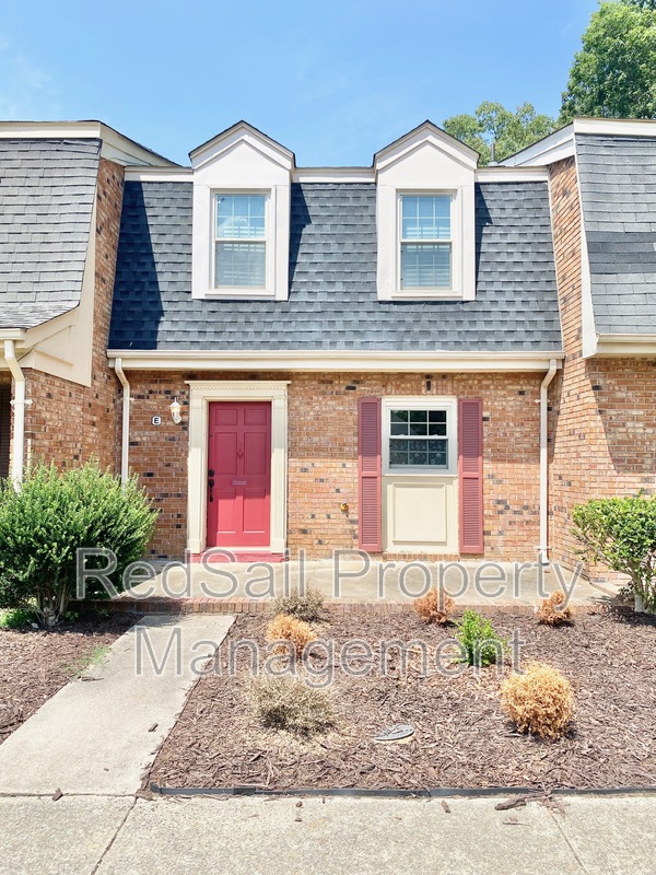 Newport News House: 398 Circuit Ln