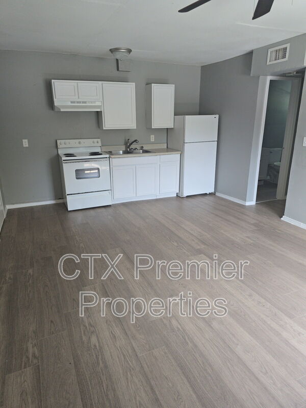 Killeen Condo: 1209 N 10th St Killeen, TX 76541