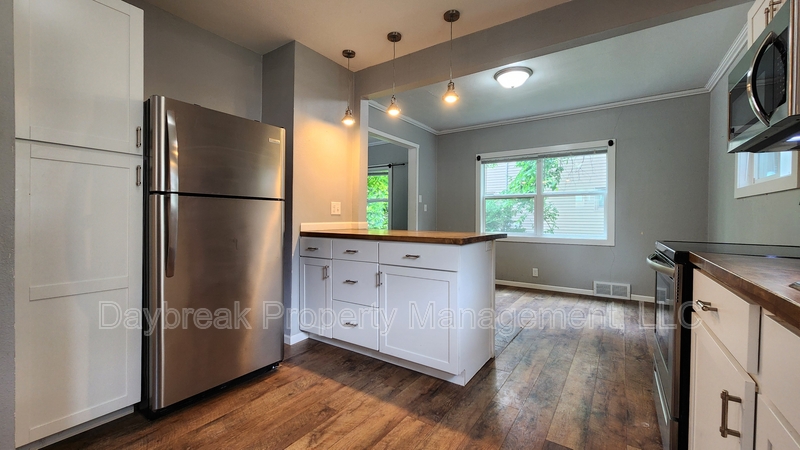 Fargo House: 1242 10th St. North
