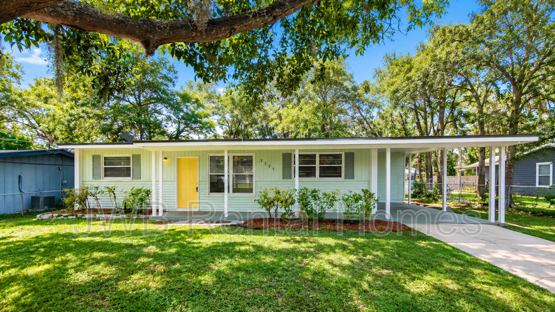Jacksonville House: 2225 Corot Dr