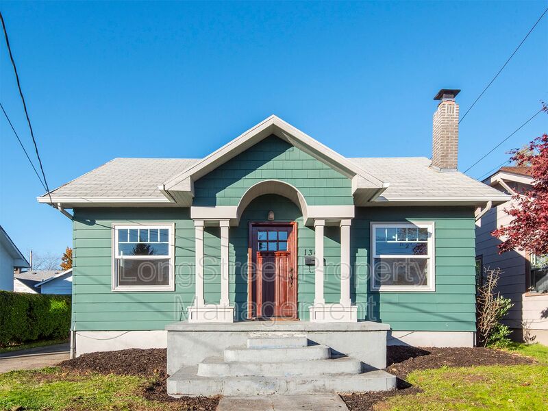 Portland House: 1343 NE 60th Ave