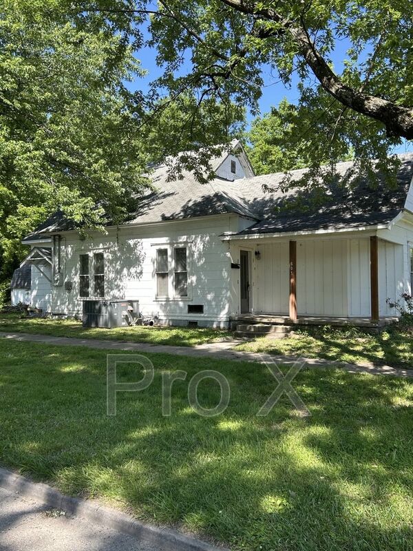 Pittsburg House: 601 E 9th