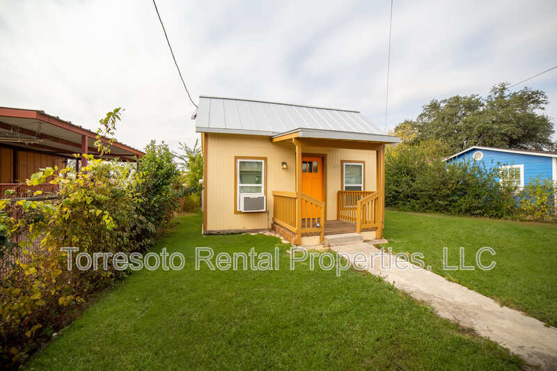 San Antonio House: 611 Rochambeau