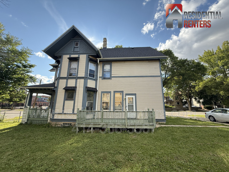 Milwaukee Condo: 202 E North Avenue