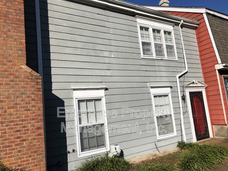 Bartlett Condo: 3358 Coachouse Cv