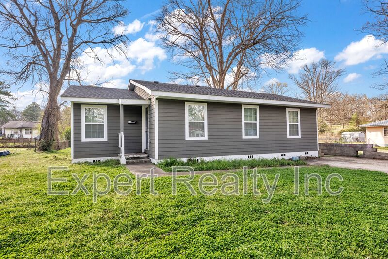 Birmingham House: 532 Athens Court