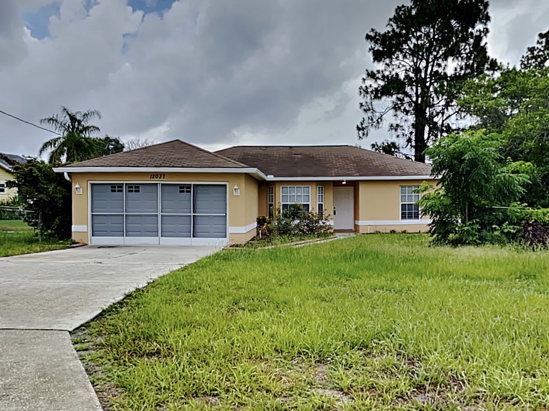 Spring Hill House: 12037 Cavern Rd