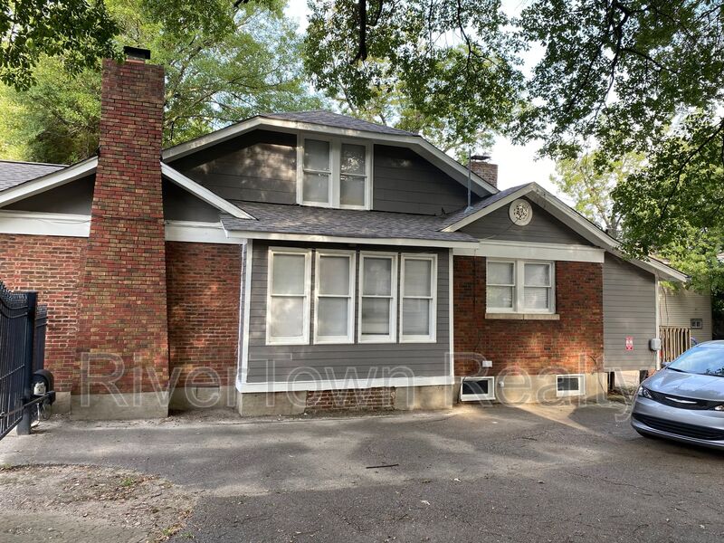Memphis House: 3526 Spottswood Ave