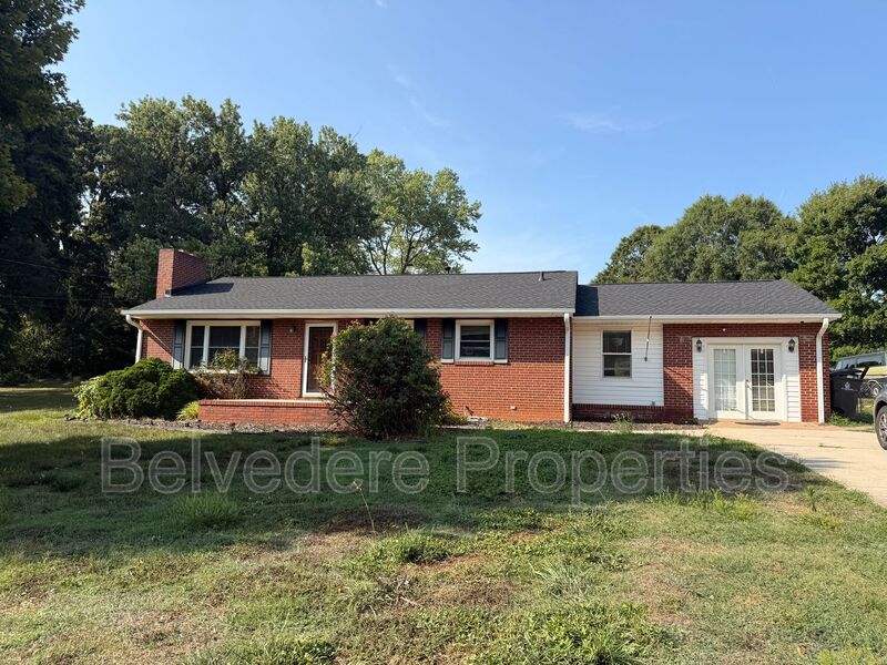 Winston-Salem House: 4137 High Point Rd