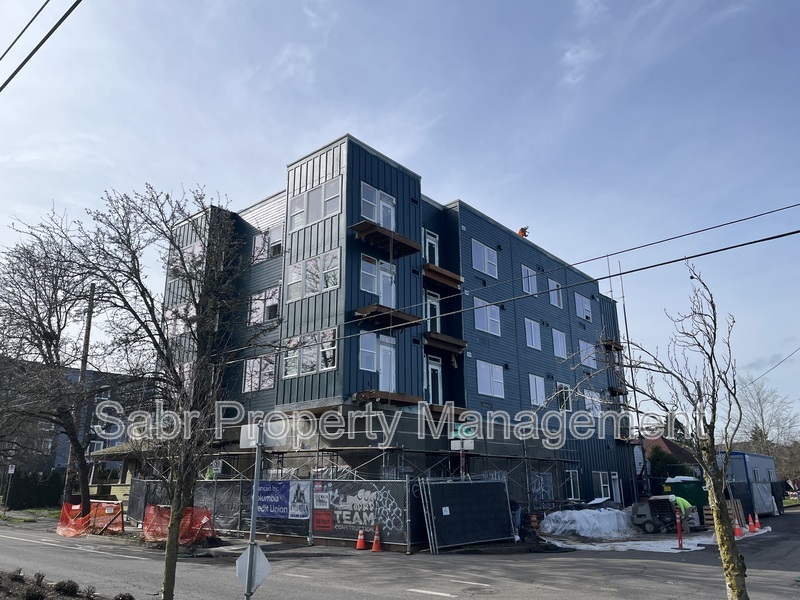 Portland Condo: 1520 N Bryant St