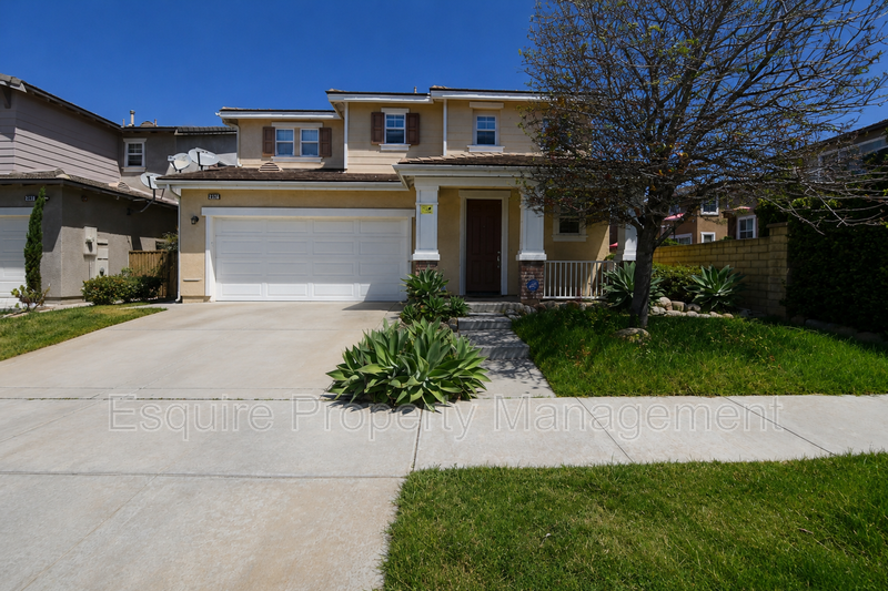 OXNARD House: 371 HUERTA ST