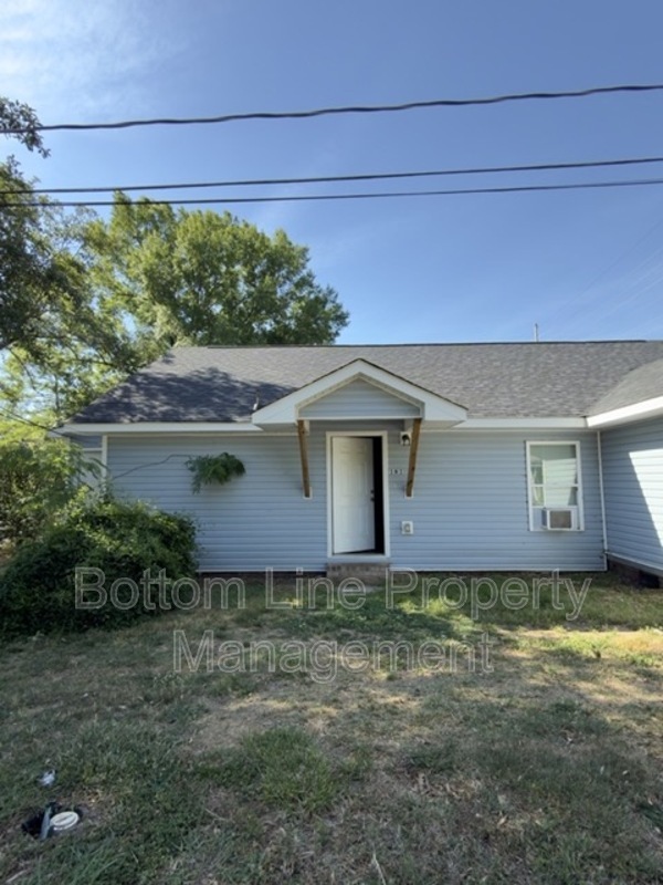Concord Condo: 161 Cannon Ave NW