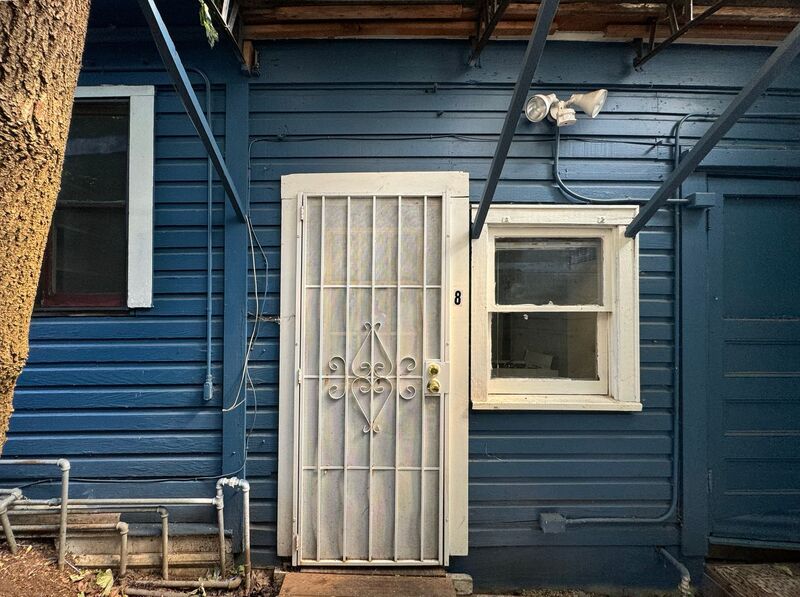 Photo 2 of rental home at 527–531 Monroe Street, Unit 8
