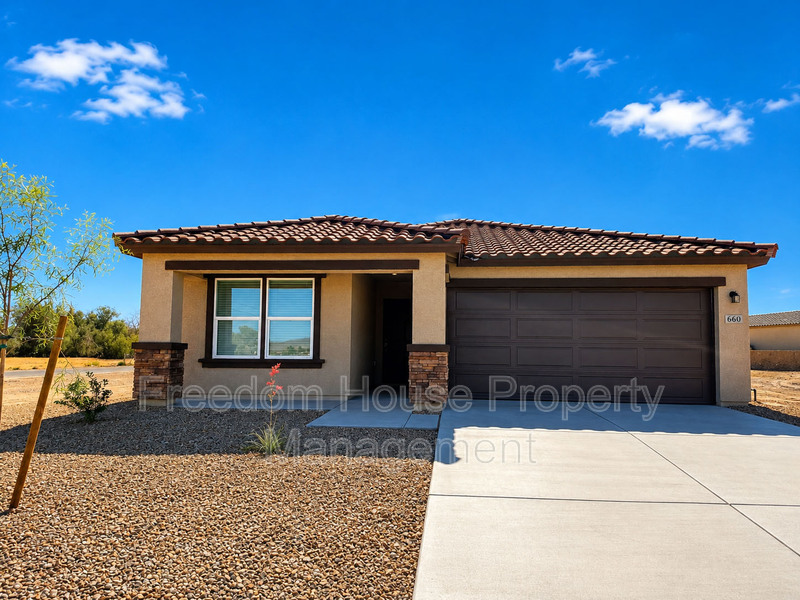 Pahrump House: 660 Huyana Wind Drive