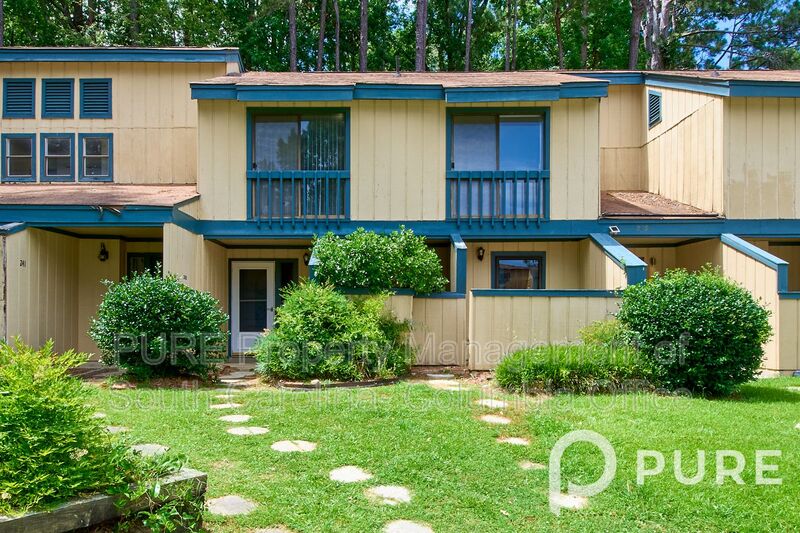 Columbia House: 245 Timber Ct.