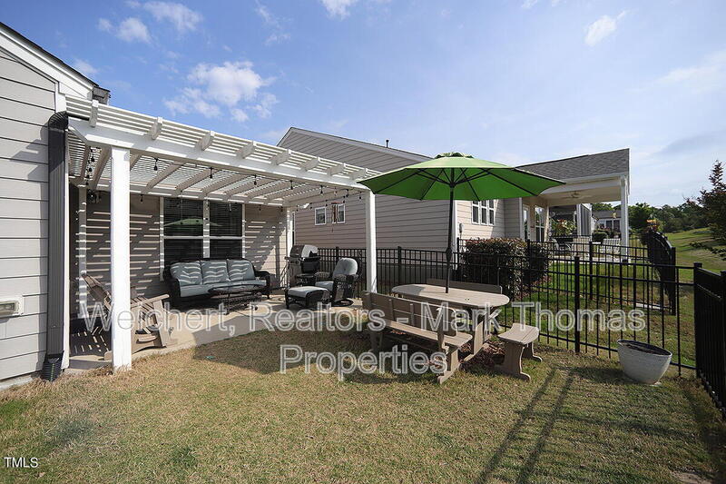 Durham House: 520 Turnstone Drive