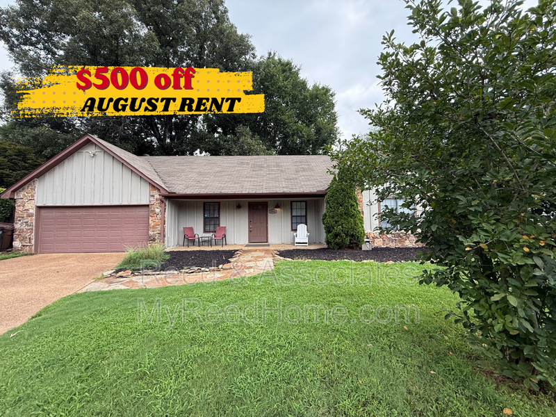 Lakeland House: 3040 Delvan Cv