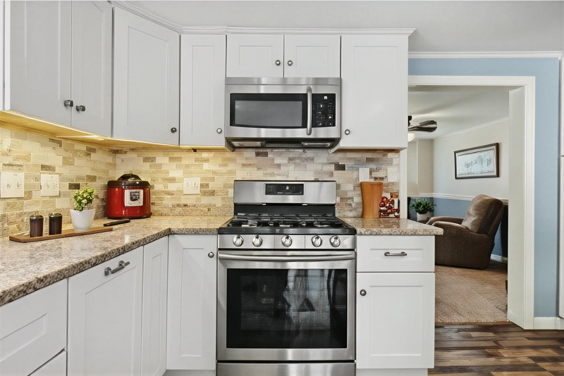 Uxbridge House: 76 Homeward Avenue