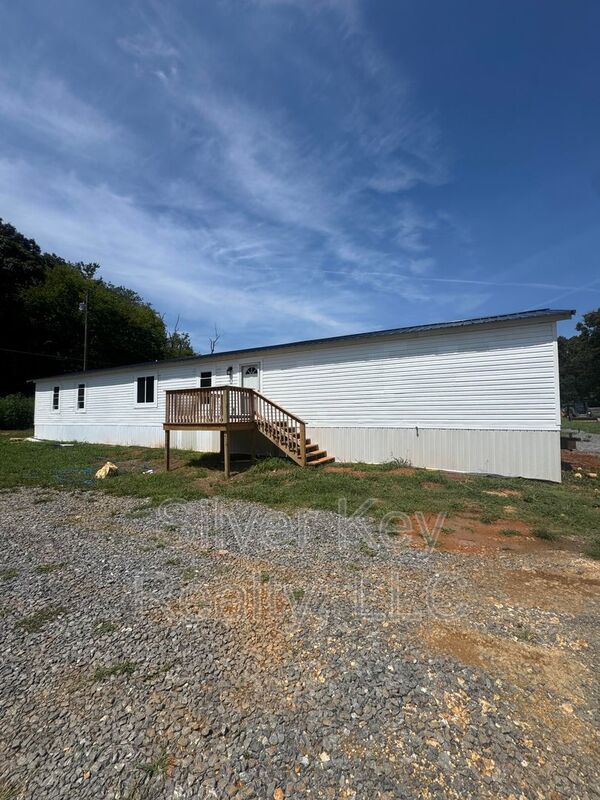 Athens House: 3000 Highway 11 S.
