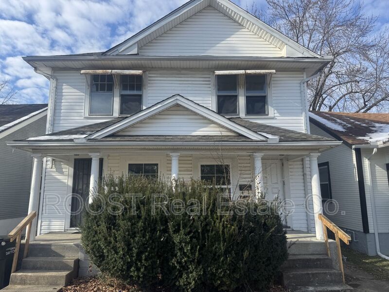 Dayton House: 263/265 S Hedges St.