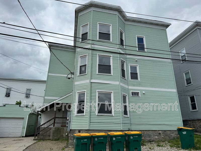 Woonsocket Condo: 19 Chester Street