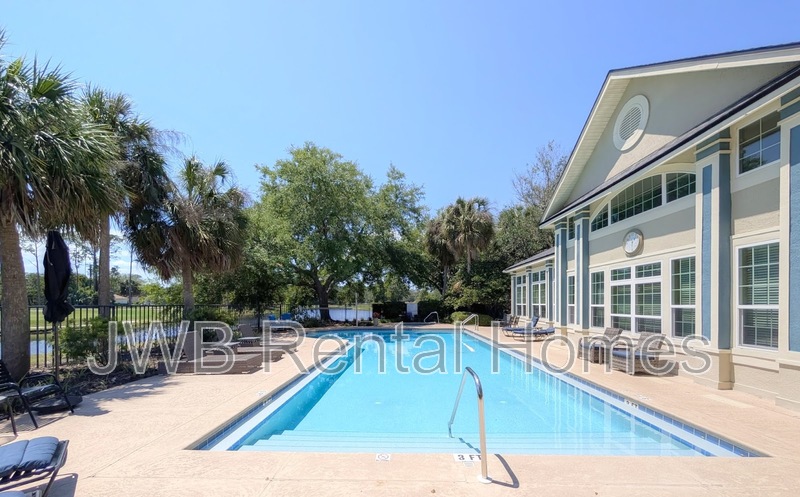 Jacksonville Condo: 13700 Richmond Park Dr N #1002