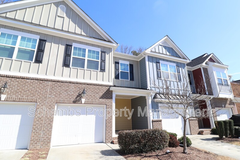 Apex Townhome: 643 Briarcliff St