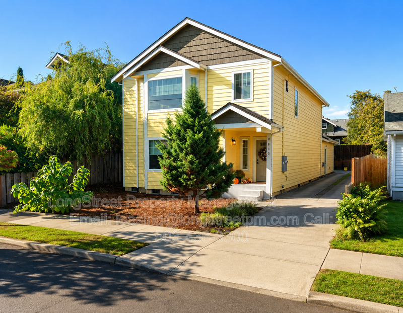 Portland House: 4833 NE 18th Ave