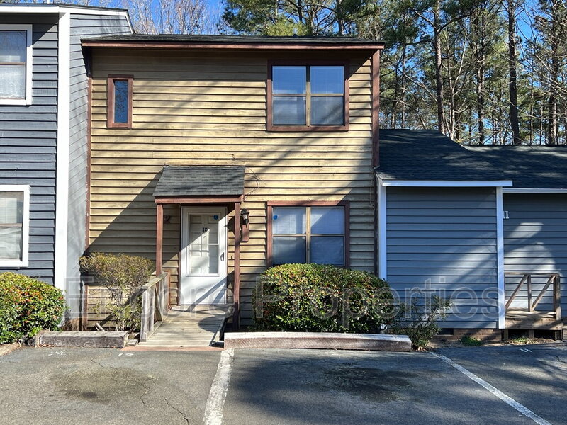 Durham Townhome: 2146 Charles St