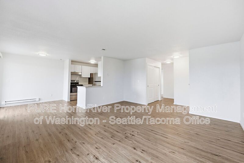 Tacoma House: 6601 S 8th St