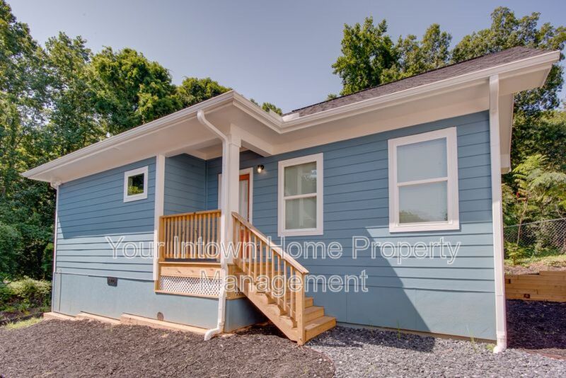 Atlanta House: 2800 Mango Cir. NW