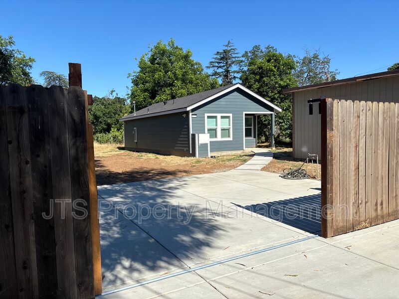 Sacramento House: 4712 65th Street