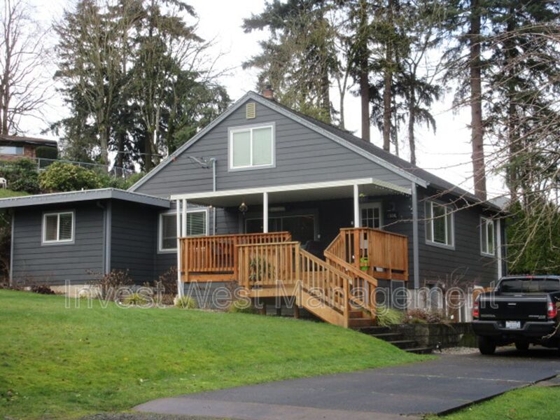 Vancouver House: 1506 Cellars Avenue