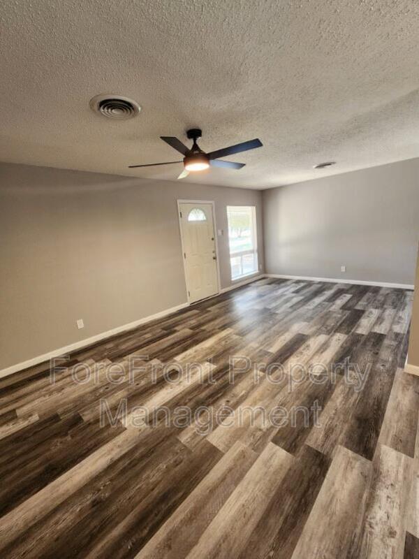 119 Brettonwood Dr  TX 78218 - Photo 7