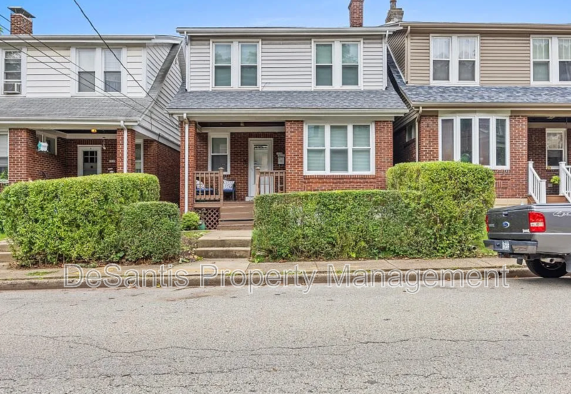 Pittsburgh House: 1211 Arkansas Avenue