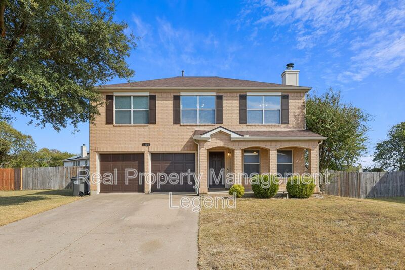 Glenn Heights House: 1400 Caleo Dr