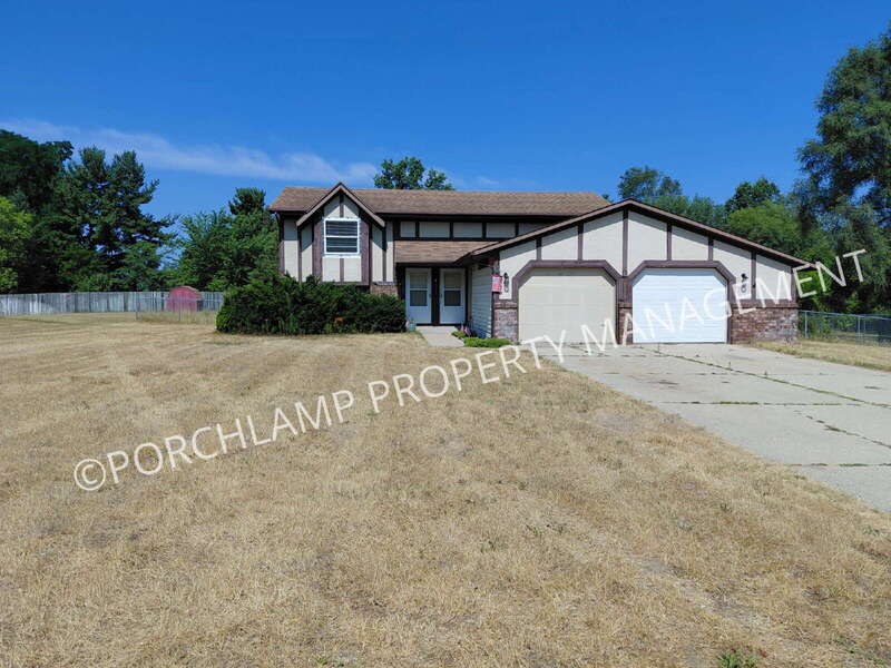 Rockford Condo: 6779 Pleasantview Street Northeast