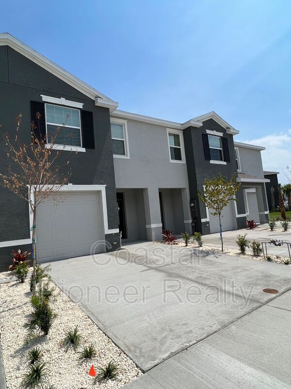 Wildwood Townhome: 5330 Dragonfly Dr