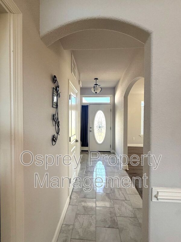 Spacious end-unit home in Virginia Beach!  - Photo 8