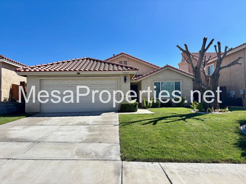 Victorville House: 17547 Electra Dr
