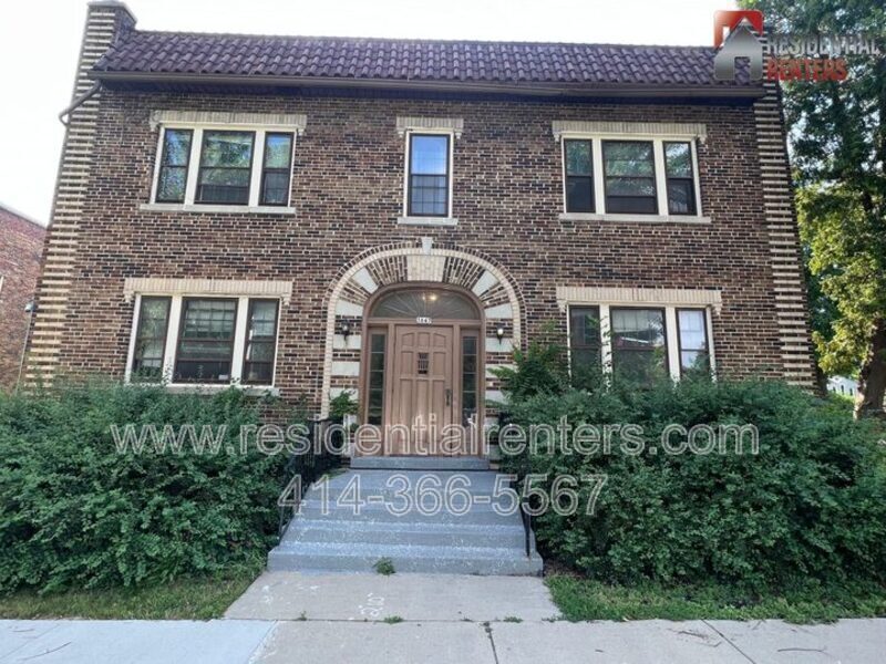 Milwaukee Condo: 3047 S Howell Ave