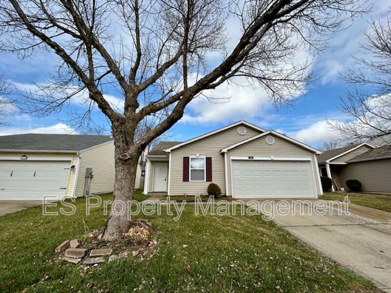 Wonderful 3 Bedroom 2 Bathroom Ranch Home in Greenwood! - Photo 2