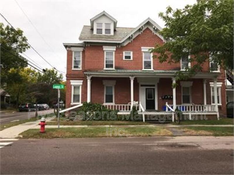 Burlington Condo: 4 Loomis St - 4